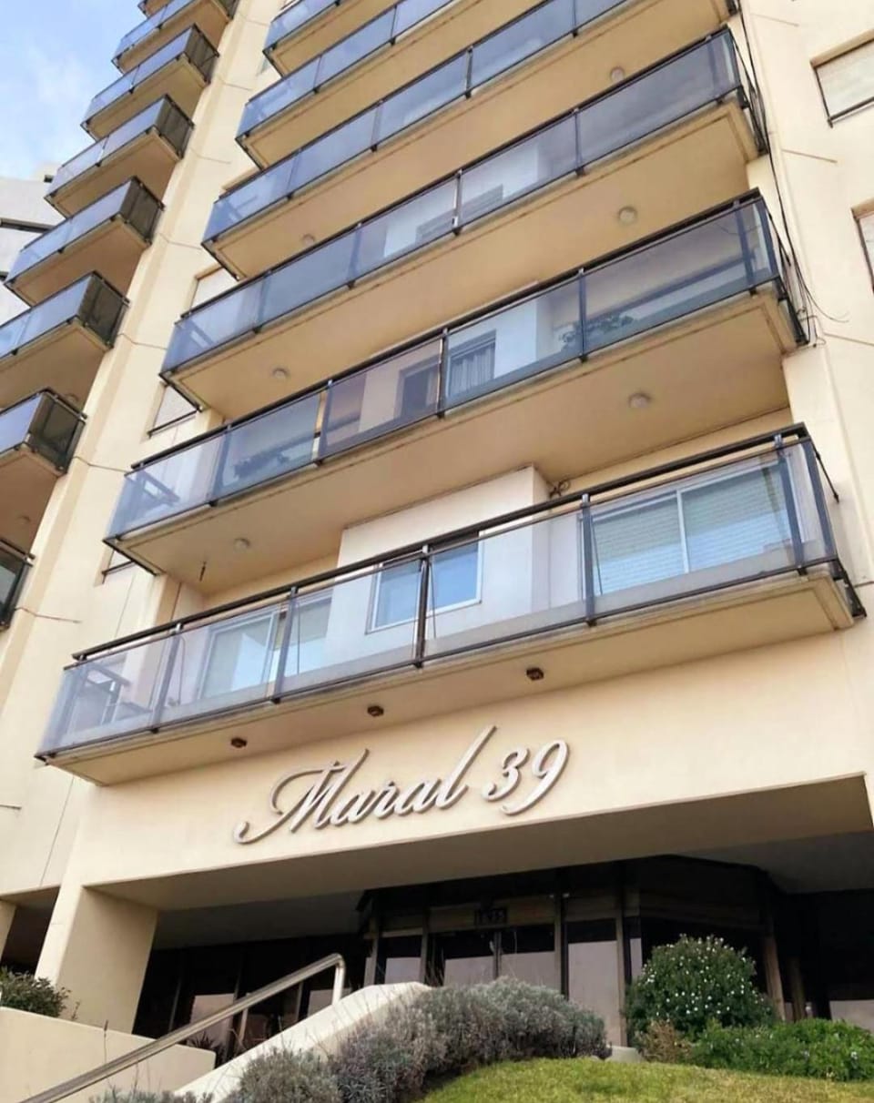 Playa Varese Elegante Piso 14 CON CALEFACCION todo con vista al mar USO RESIDENCIAL FAMILIAR Apartment in Mar del Plata