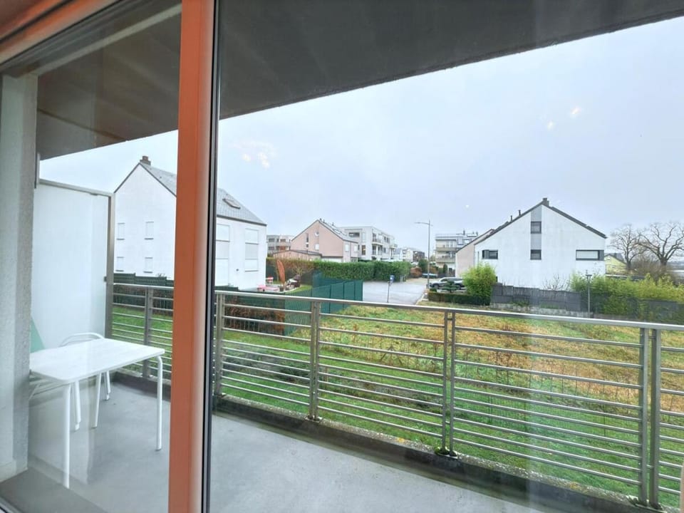 Spacious 2 BR flat with balcony and parking in Mamer Apartment in Luxembourg District, Luxembourg