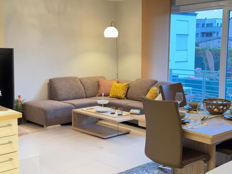 Spacious 2 BR flat with balcony and parking in Mamer Apartment in Luxembourg District, Luxembourg