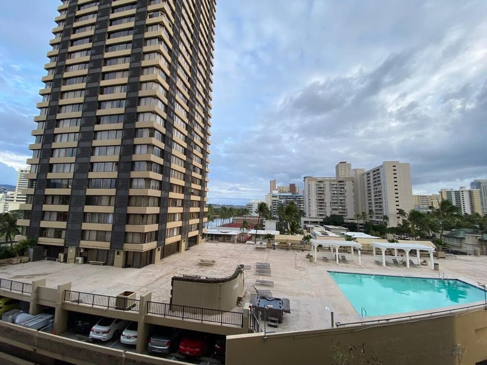 Waikiki Studio with Canal View Apartment in McCully-Moiliili