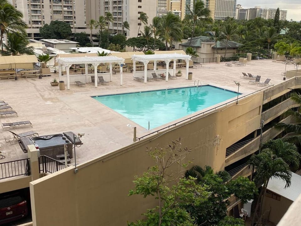 Waikiki Studio with Canal View Apartment in McCully-Moiliili