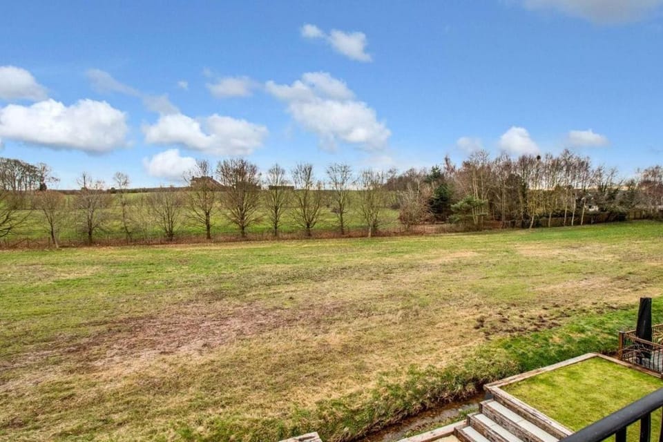 Countryside Retreat with Hot Tub and Wood Burner House in South Derbyshire District