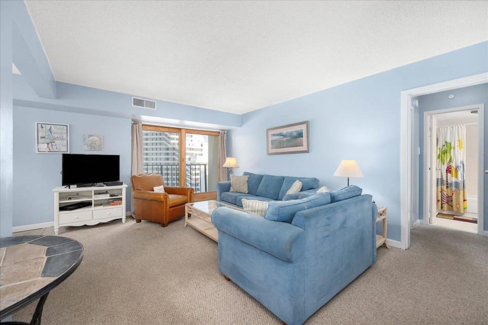 Spacious 2 Bedroom at 9400 Building with outdoor pool and ocean views House in Ocean City
