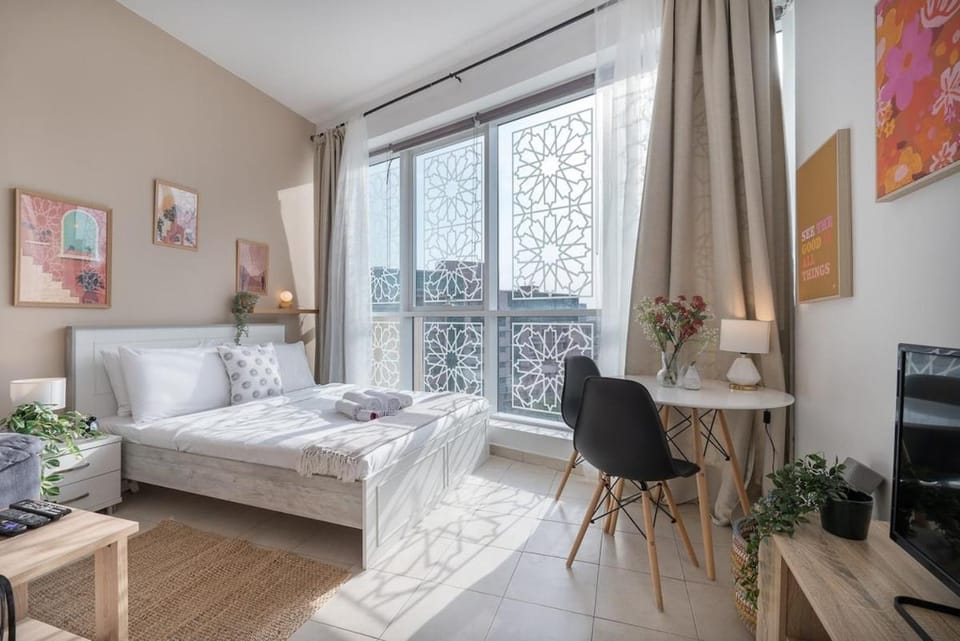 Free housekeeping visits during your stay - StayShort - Modern & Inviting Studio in Discovery Gardens Apartment in Dubai