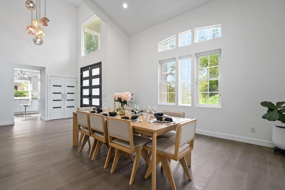 Sherman Oaks 5BR with Valley Views by Colby and Conrad House in Sherman Oaks