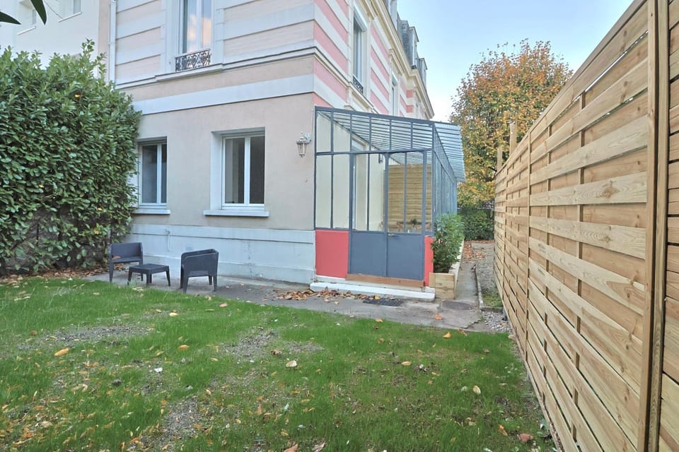 SC8 - Oasis Enghien Centre - Véranda & Jardin - Gare 2' Apartment in Île-de-France