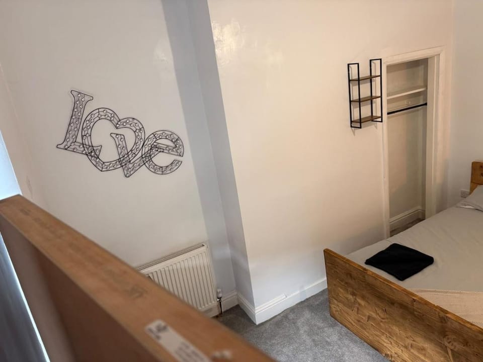 First house on Malm large comfy home from home House in Hull