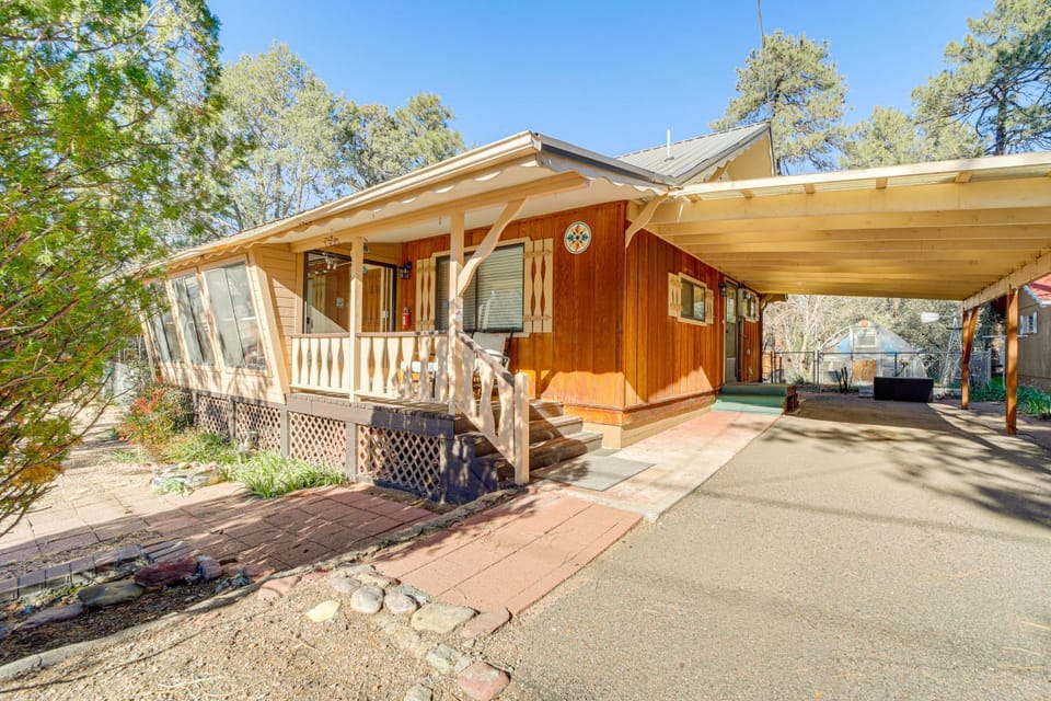 Near Scenic Trails & Parks! Central Payson Retreat House in Payson