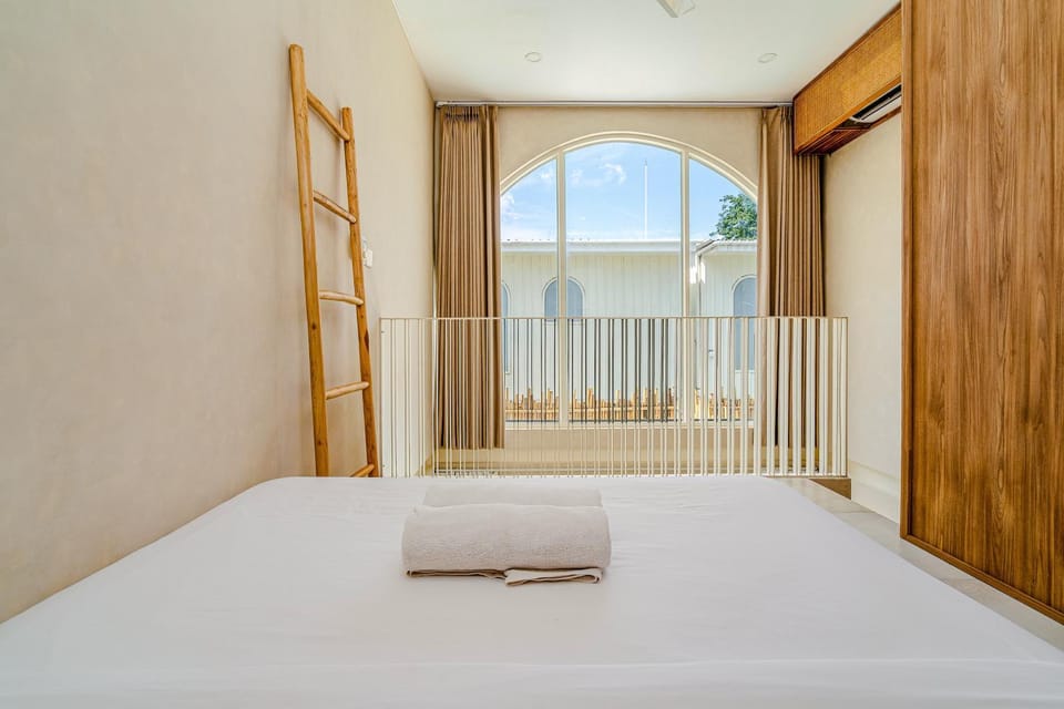 Bed, Photo of the whole room, Bedroom, internet, towels