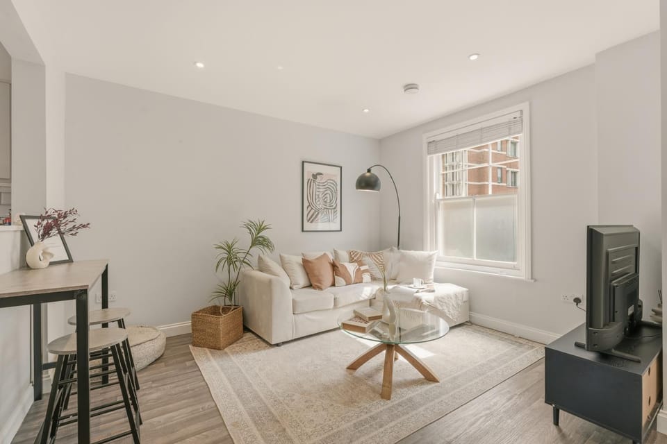 Communal lounge/ TV room, TV and multimedia, Living room, Dining area, Diving, Diving