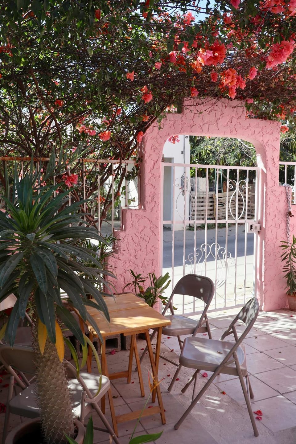 Facade/entrance, Balcony/Terrace