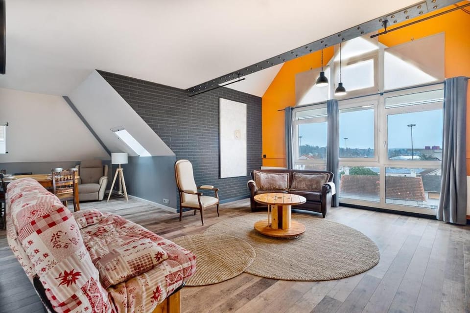 Idéal Famille Les Nymphéas 3 min Gare, Netflix Apartment in Île-de-France