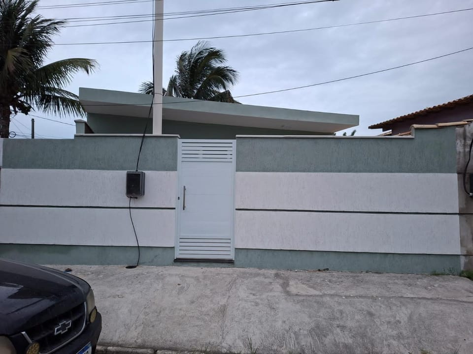 Casa pequena e nova na praia das Dunas House in Cabo Frio