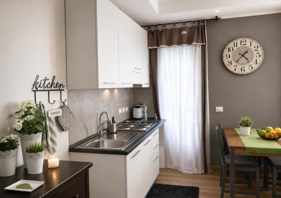 Dining area, Lunch, Lunch, stove, stove, kitchen