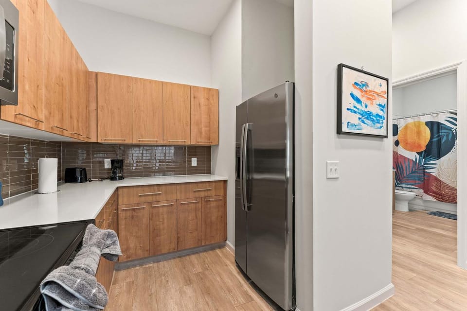 Riviere Apartments King Bed Suite & Pool & Gym & Pet Friendly & Near Epic Universe Apartment in Orlando