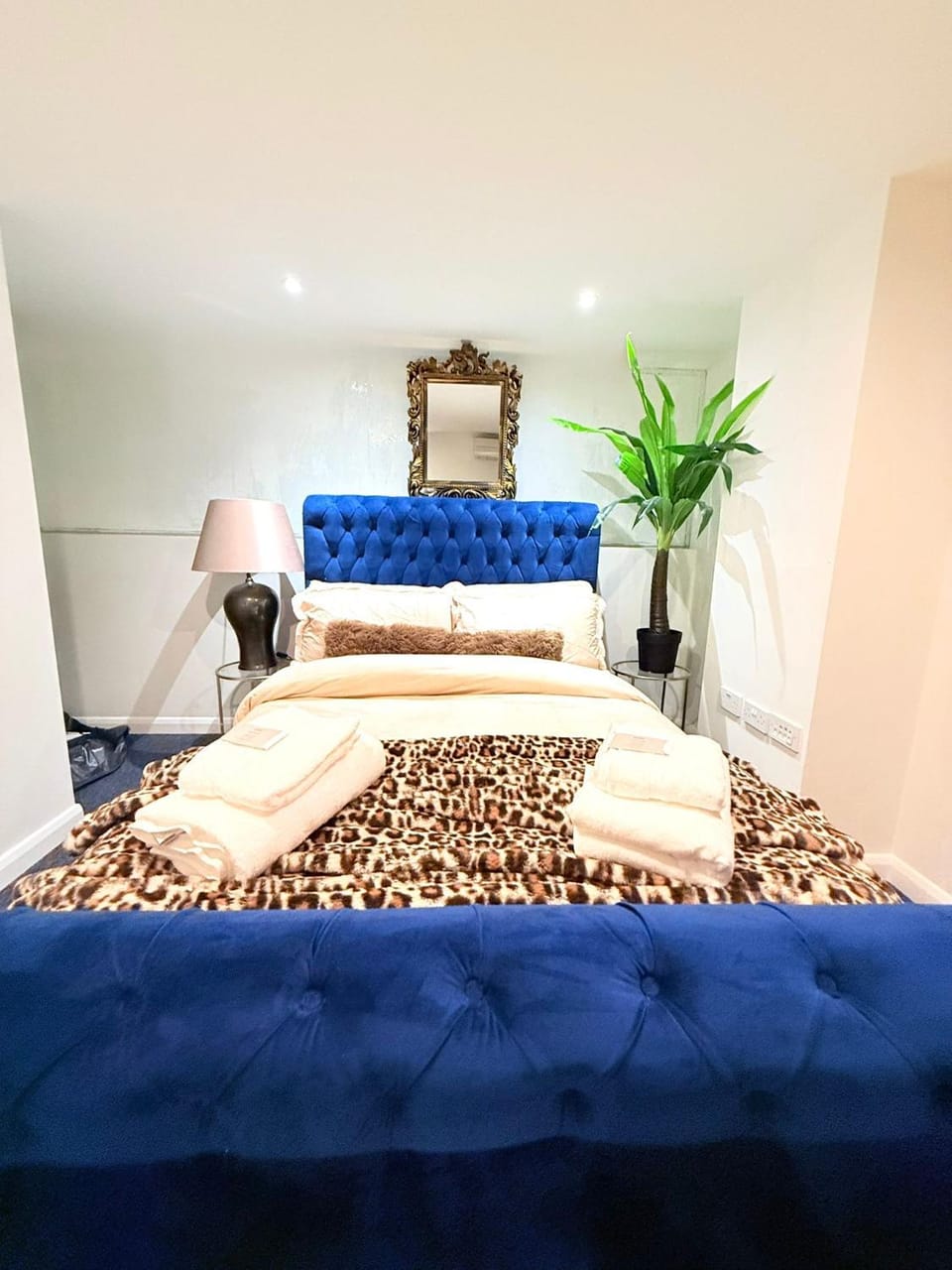 Designer 1-Bed Flat by Tower Bridge Apartment in London Borough of Southwark