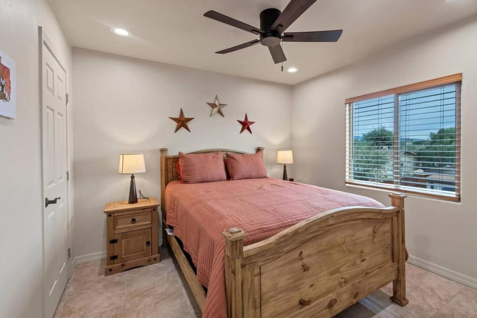 New Pueblo Style Casita - Near Mercado - City View House in Tucson