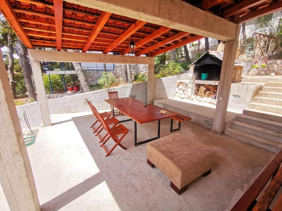 Location, children, Family