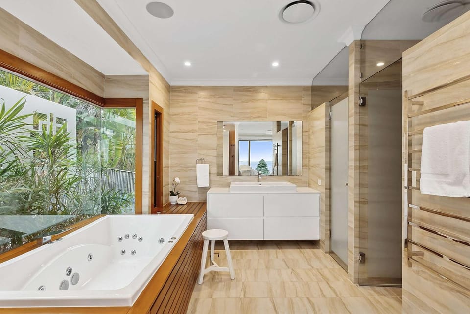 Glendalough by Coast Hosting House in Terrigal