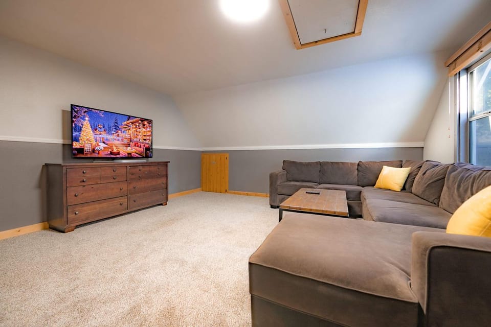 The Heavenly Foothills For 4 House in South Lake Tahoe