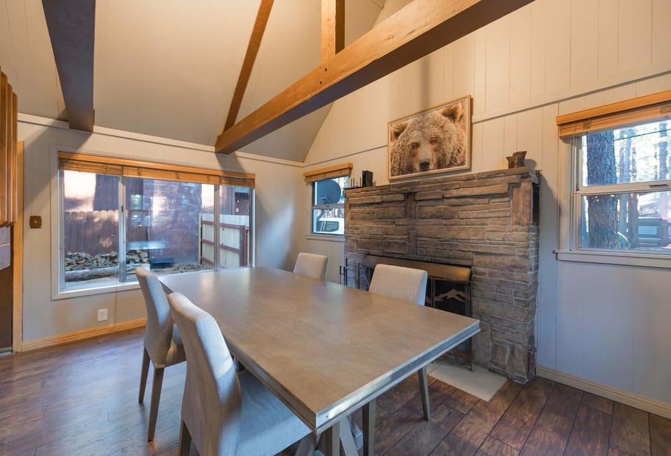 The Heavenly Foothills For 4 House in South Lake Tahoe