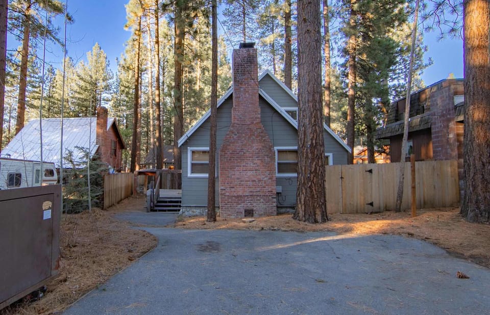 The Heavenly Foothills For 4 House in South Lake Tahoe