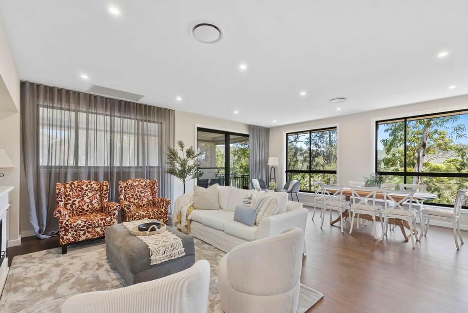 Ruby Lodge by Coast Hosting House in Central Coast