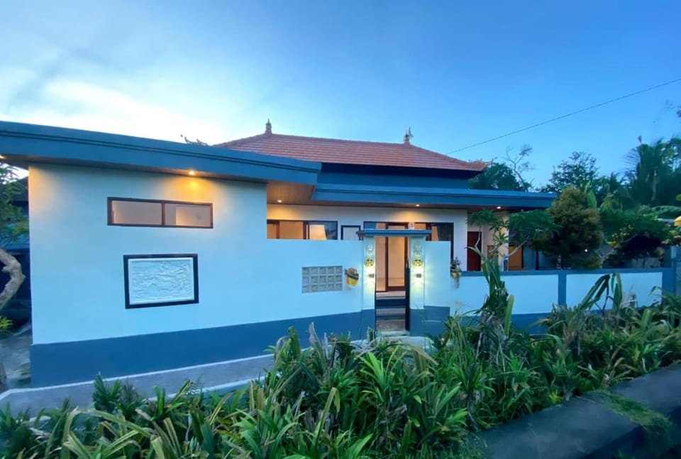 Mindra Guest House Bed and Breakfast in Sukawati