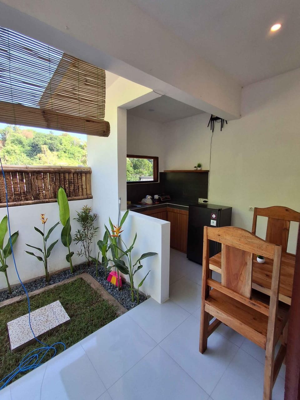 Kitchen or kitchenette, Dining area, Garden view