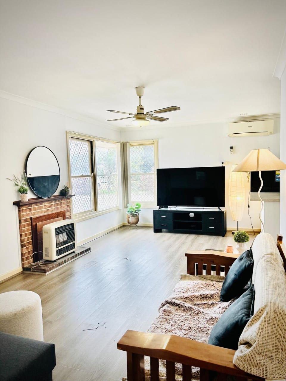 Pet friendly central newly renovated cosy home House in Perth