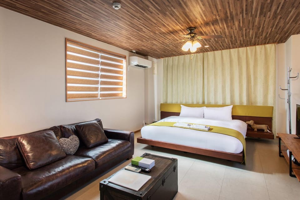 Living room, Bedroom
