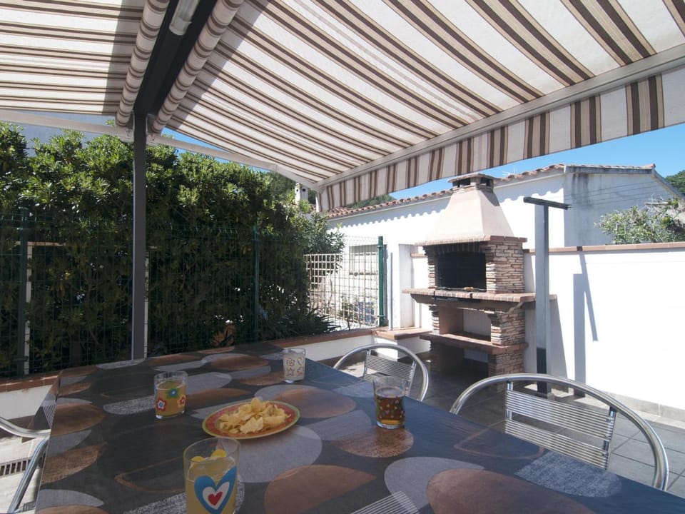 Casa con piscina comunitaria cerca de la playa en L'Escala - HISP-7-91 Villa in L'Escala