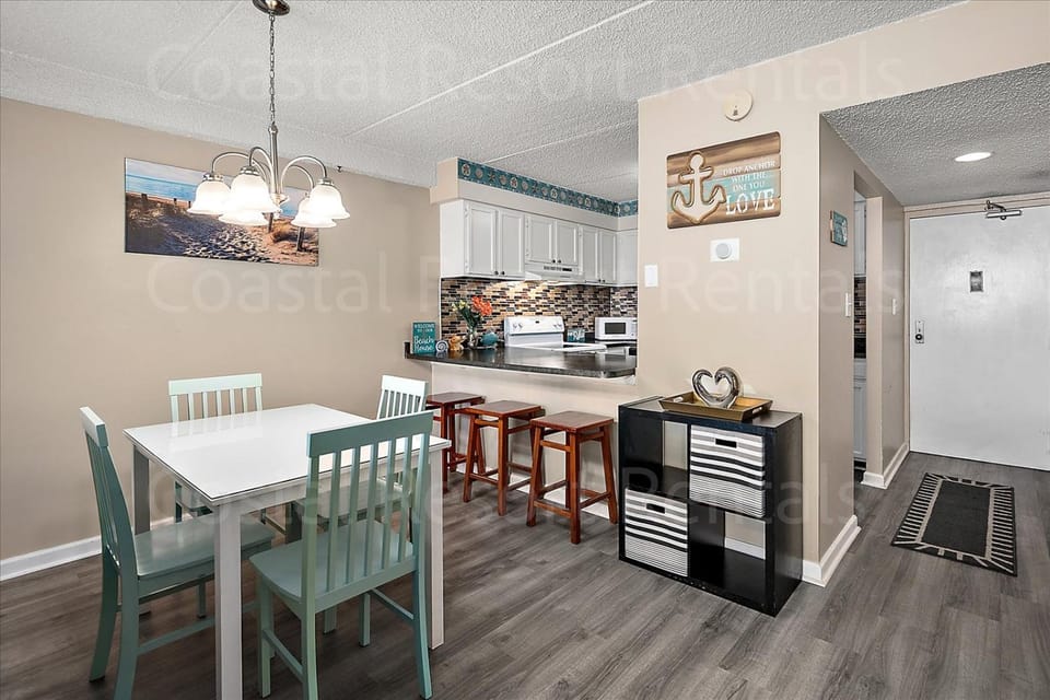 2 Bedroom Atlantis Condo with Outdoor Pool and Beautiful Ocean Views! House in Ocean City
