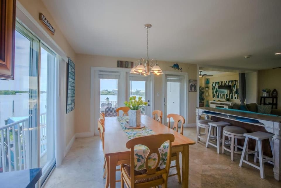 Wide Water Getaway - Waterfront with dockage private pool and hot tub incredible water views Perfect Family Home House in Key Colony Beach