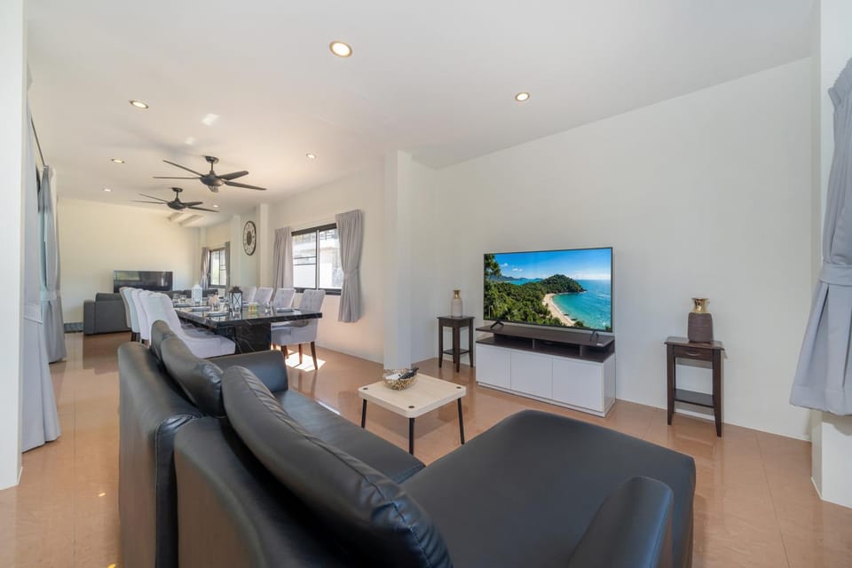 TV and multimedia, Living room, Seating area