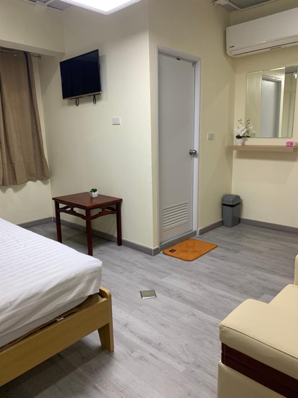 Uncle Yo House Hotel in Wichit