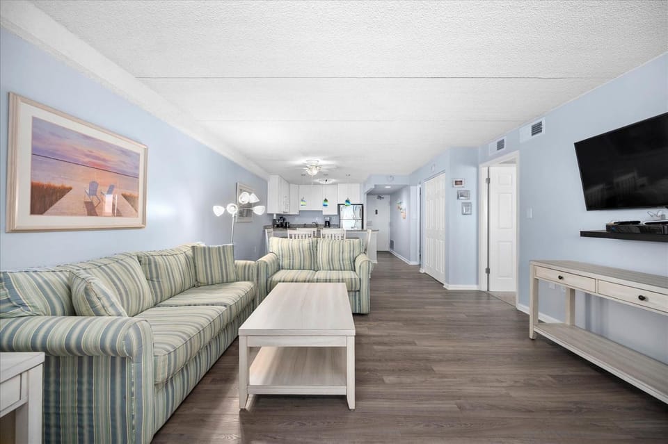 Gorgeous 2 Bedroom Atlantis Condo Steps from the Beach! House in Ocean City