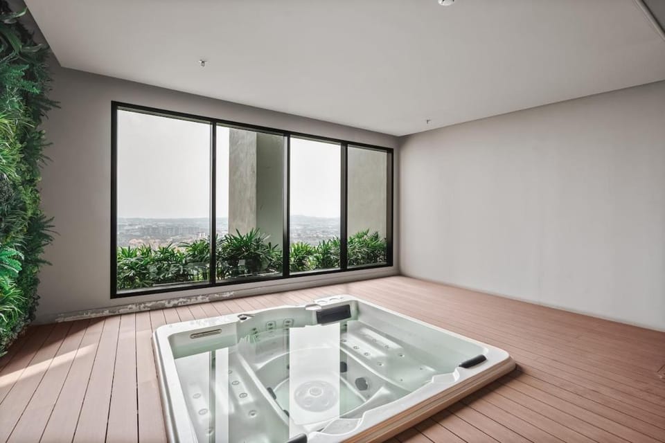 Lumi Tropicana Muji-Inspired Stay with KL View and Darts Fits 6 Pax A2-22 Apartment in Petaling Jaya