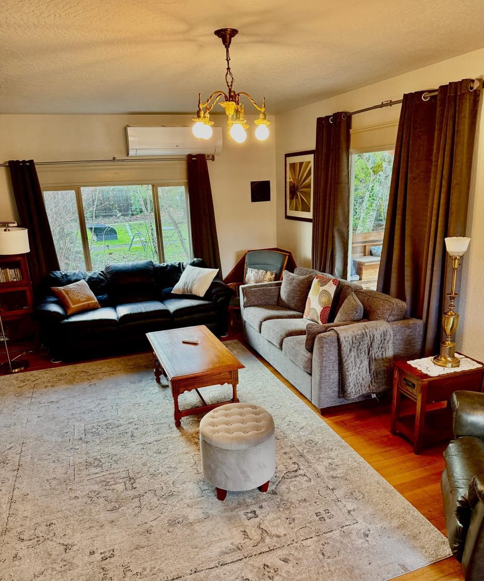 University House Villa in Eugene