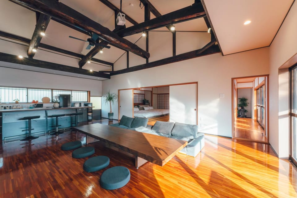 Living room, Dining area