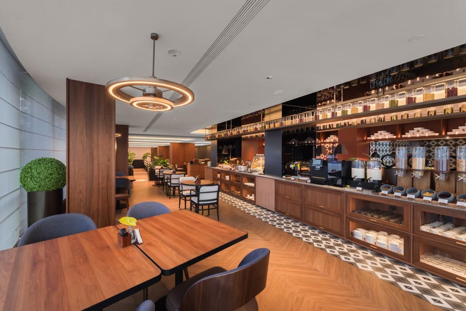 Restaurant/places to eat, Food and drinks, Banquet/Function facilities, Food, Drinks