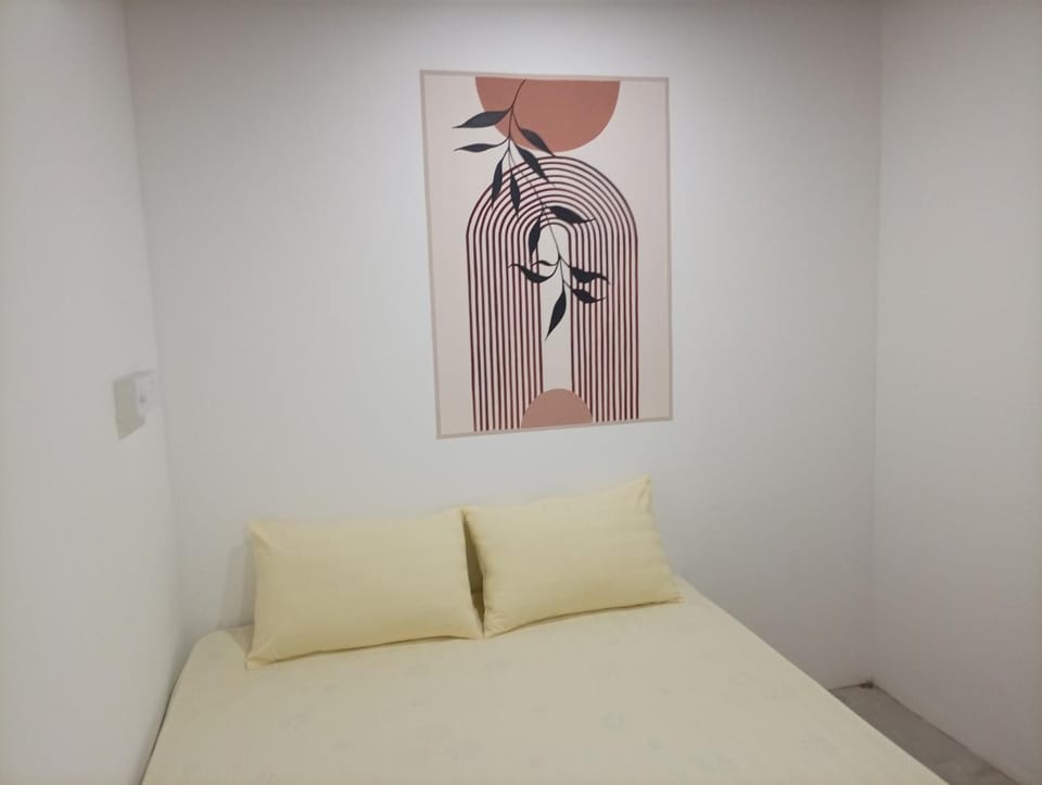 Bed, Photo of the whole room, Decorative detail, Bedroom