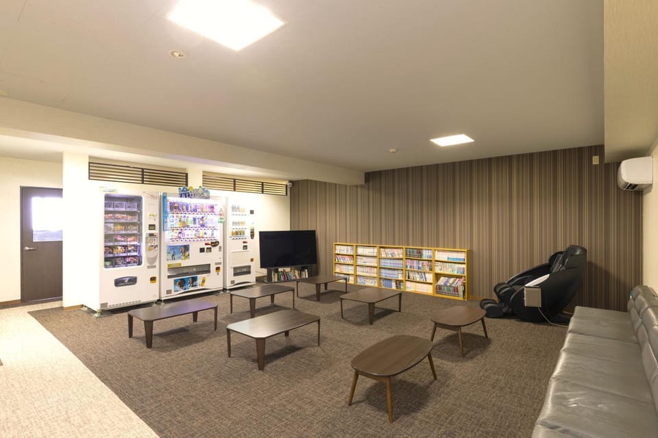 Communal lounge/ TV room