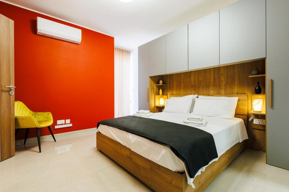 Bed, Photo of the whole room, Bedroom, wardrobe