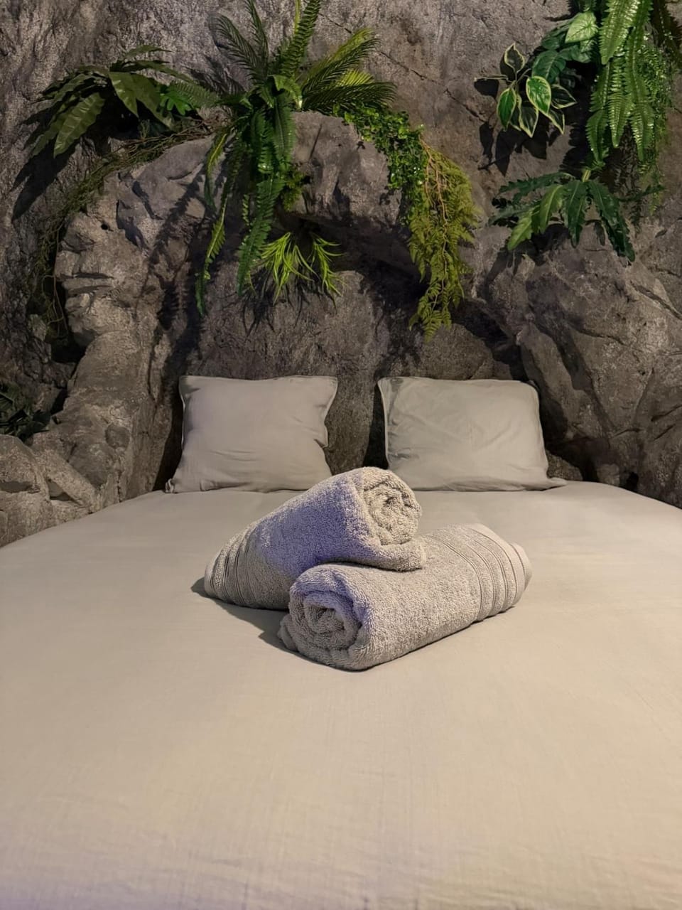 La love grotte immersion complète avec jacuzzi Apartment in Nimes