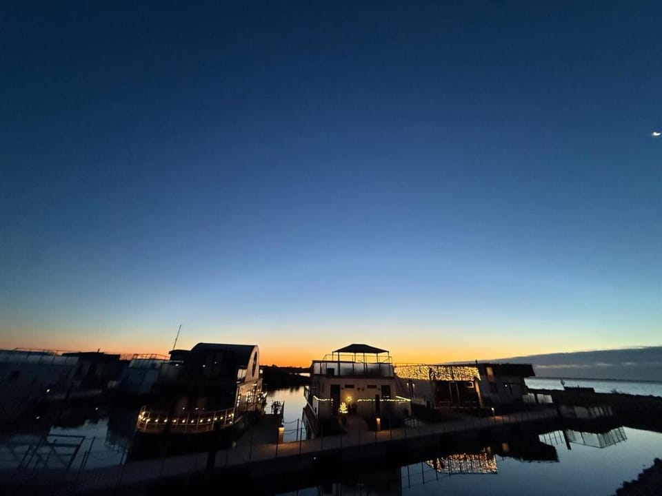 5-star houseboat of 125 m2 with its own bathing jetty Villa in Zealand
