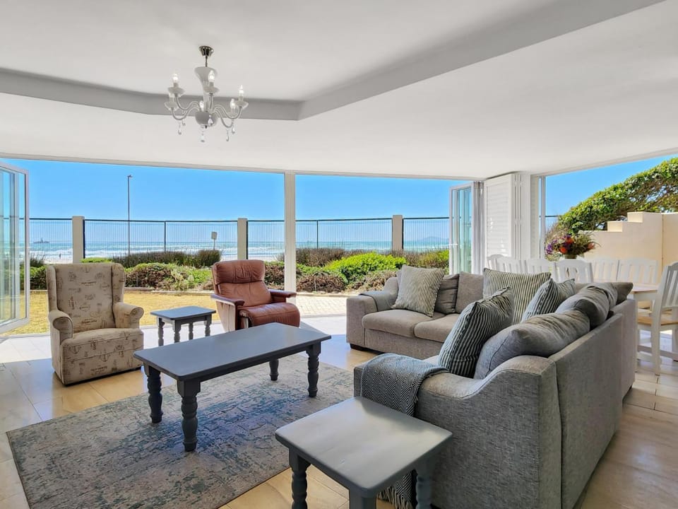 Seaside Serenity with Ocean View Apartment in Cape Town