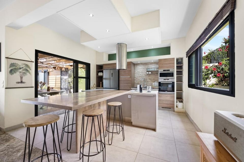 La Villa des Sables Noirs - L'Étang Salé Villa in Réunion