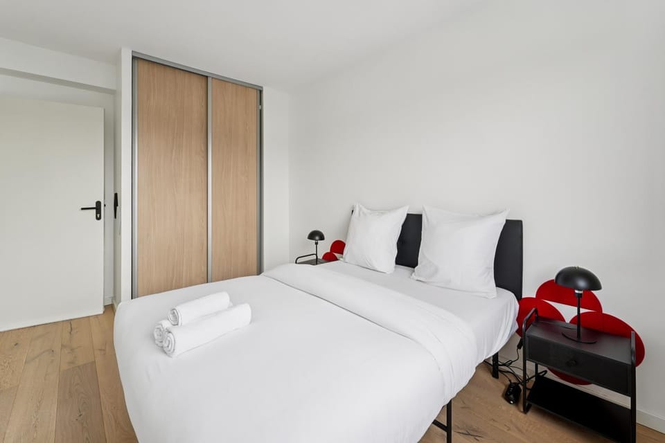 Bed, Photo of the whole room, Bedroom, towels, wardrobe