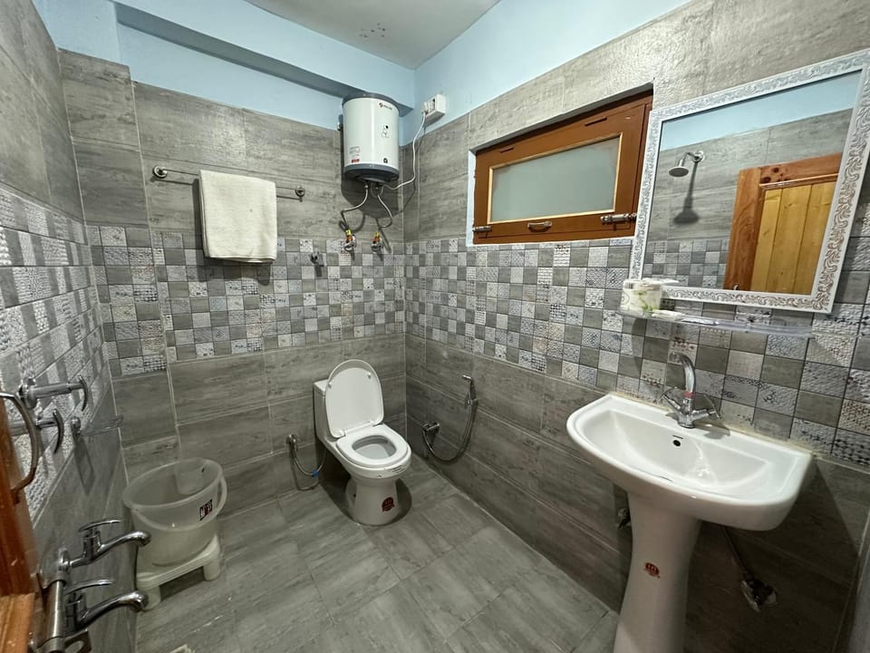 Toilet, Bathroom